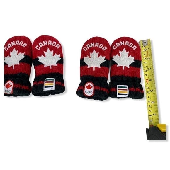 HUDSON’S Bay Infant Mittens - Picture 4 of 4
